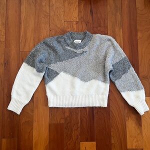 Abercrombie & Fitch Gray and White Crew Neck Sweater